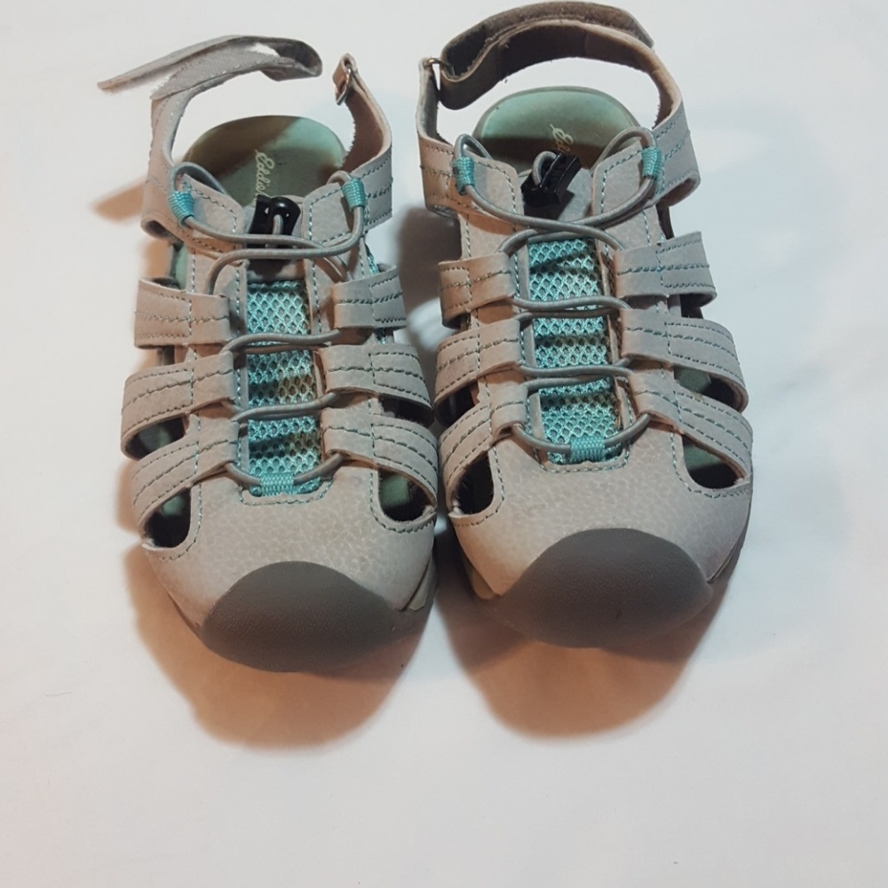 Girls worn sandals.